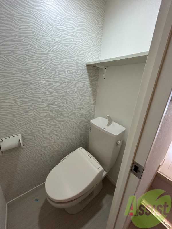 トイレ　こちらはトイレです。清潔感があり、安心して使用できます。