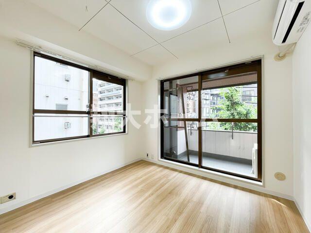 ワコー本駒込マンションの居間写真