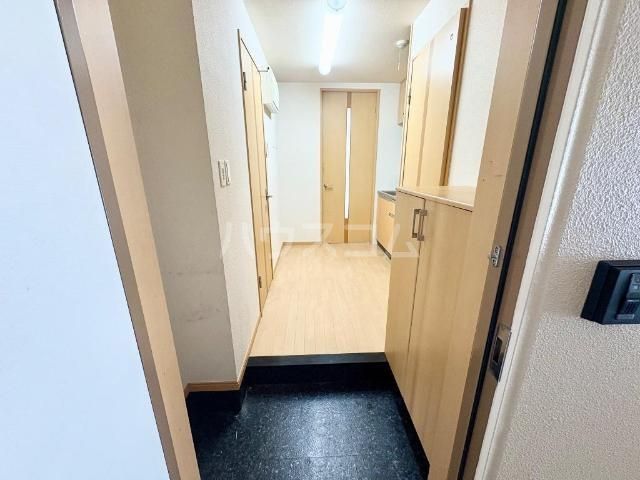 アンベリール上大岡の玄関写真