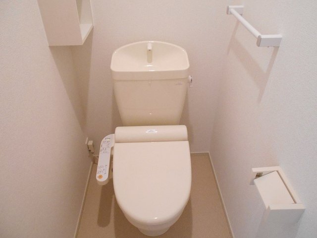 名鉄各務原線 細畑駅 徒歩18分 3階建 築12年のトイレ写真