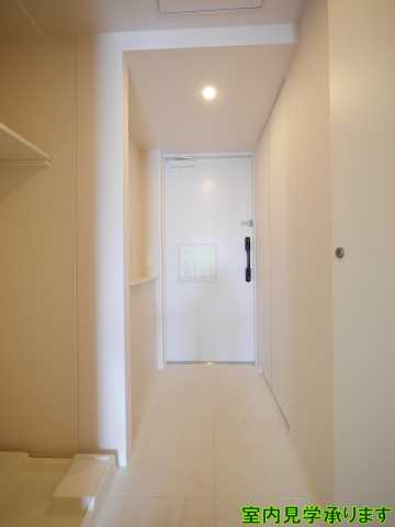 玄関　別部屋になります。