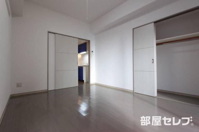 居室・リビング　広く使えるお部屋です