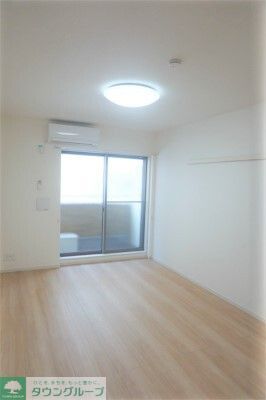 リブリ・エクセル花園の居間写真