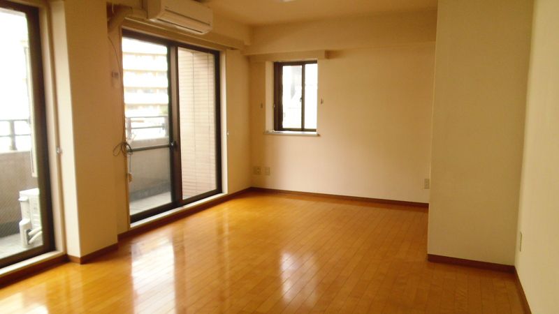 居室・リビング　※別部屋の参考写真です。