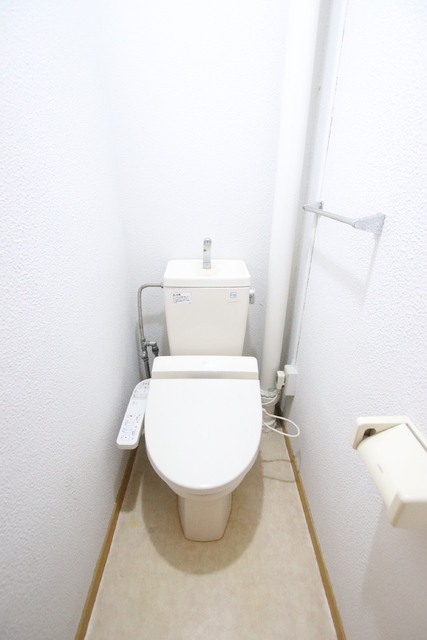 トイレ　※クリーニング前の写真です。