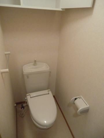 トイレ　暖房便座・棚付き