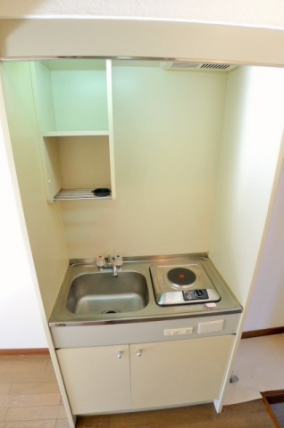 キッチン　同物件の他号室の写真です。