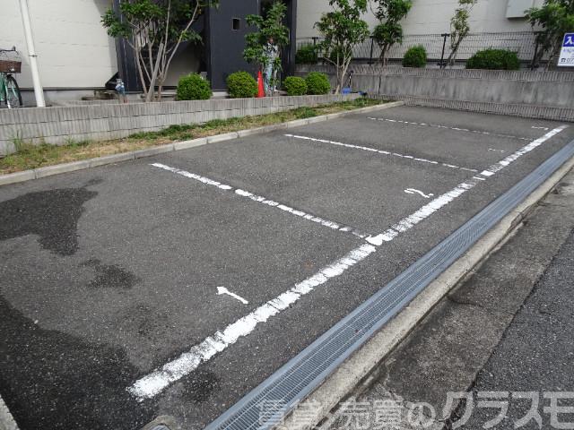駐車場　敷地内駐車場