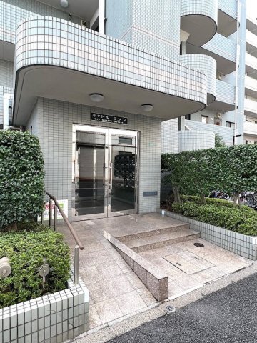 エントランス　毎日通るエントランスはこのようになっています