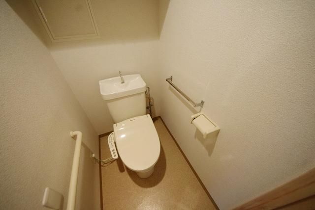 トイレ　★ウォシュレット付きのトイレです★
