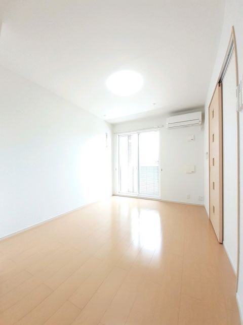 オンフォレスト岩国Aの居間写真