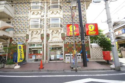 コンビニ　デイリーヤマザキ杉並和泉店（コンビニ）まで221m
