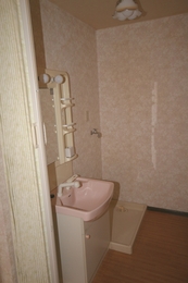 洗面設備　朝の準備は迅速丁寧にね