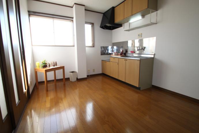 キッチン　ダイニングにも窓が付いています