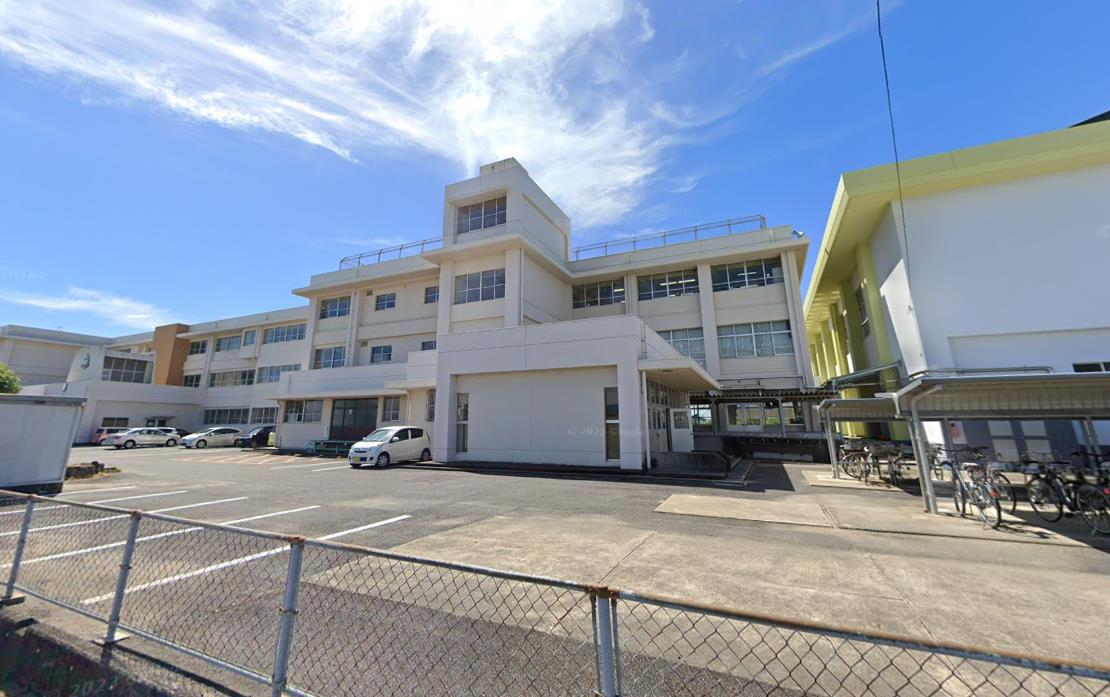 中学校　千代田中学校（中学校）まで3100m