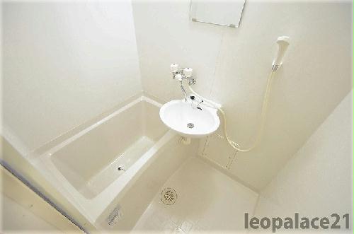 バス・シャワールーム　設備・仕様は号室により異なる為現況を優先致します。