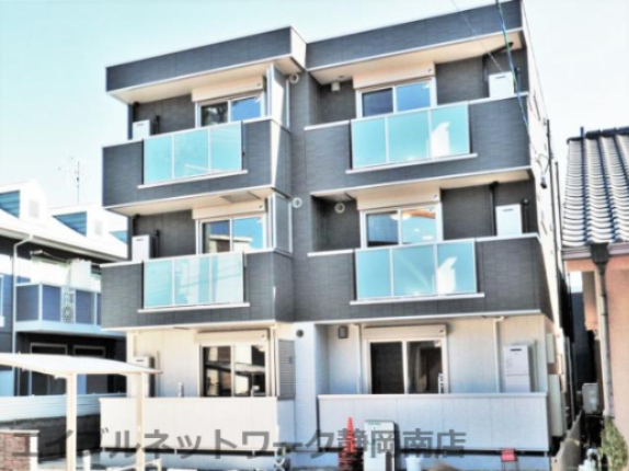 建物外観　落ち着いた雰囲気の外観です