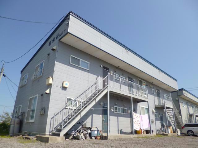 函館市高松町のアパートの建物外観