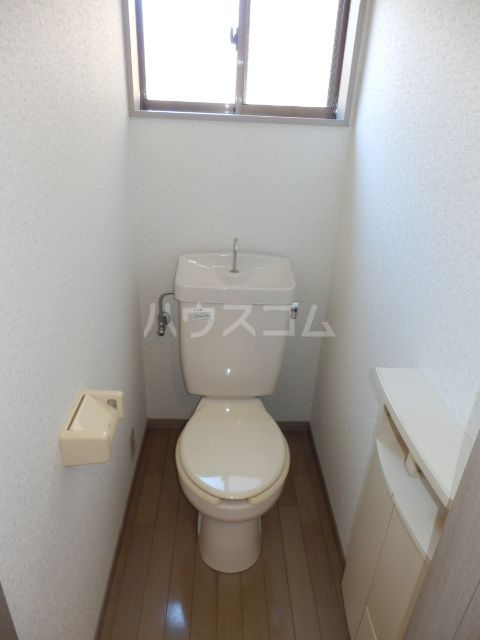 【山城アパートのトイレ】