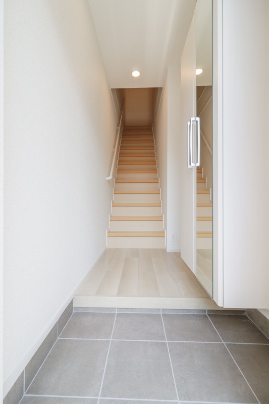 玄関　図面と現状に相違がある場合には現状を優先