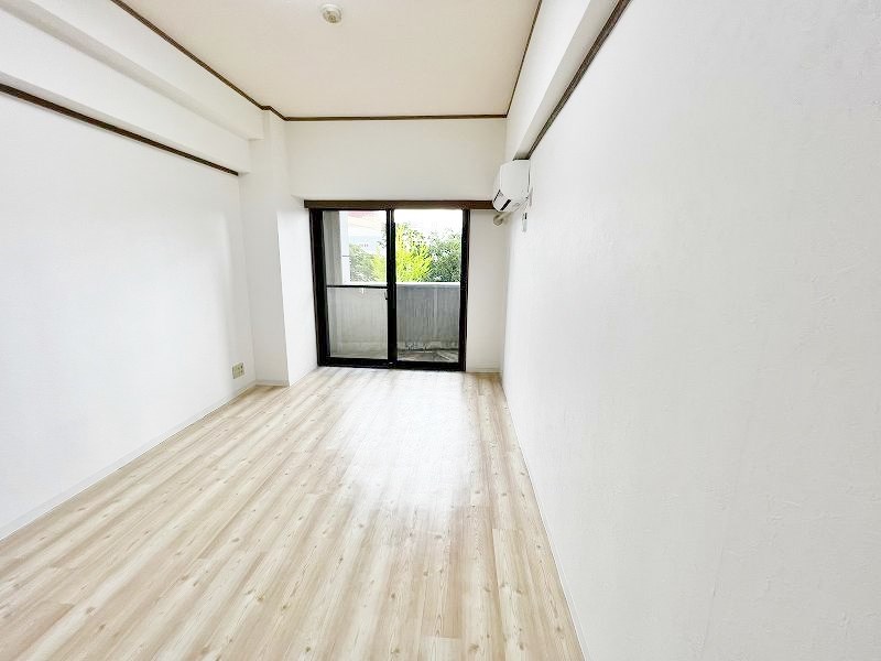 居室・リビング　★洋室10帖(現況優先)★