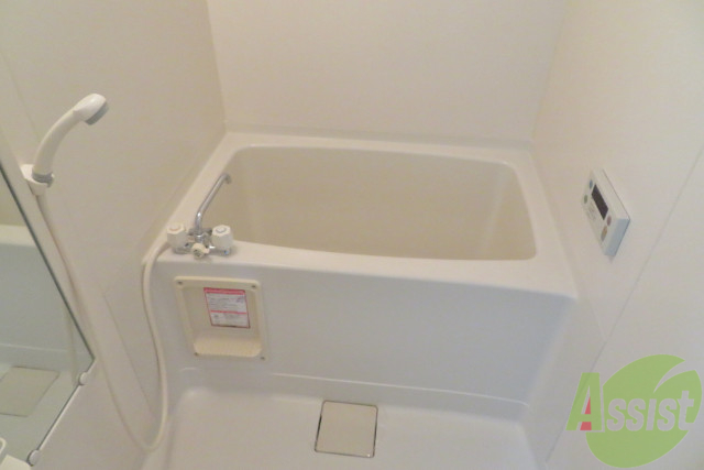 バス・シャワールーム　追い焚きもあって便利です。