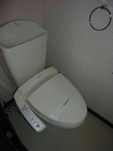 トイレ　温水便座付き