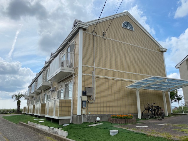 館山市宮城のアパートの建物外観