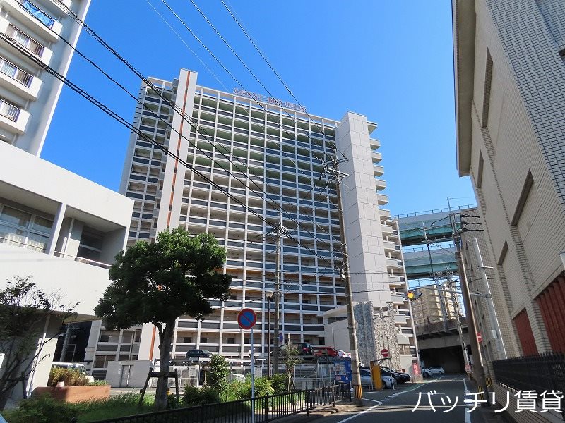 福岡市博多区堅粕のマンションの建物外観