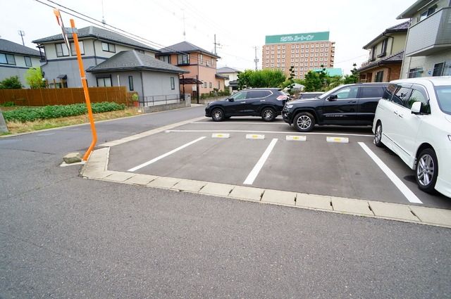 【郡山市町東のアパートの駐車場】