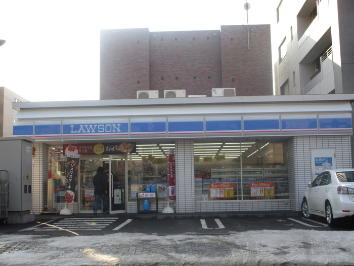 コンビニ　ローソン（コンビニ）まで110m