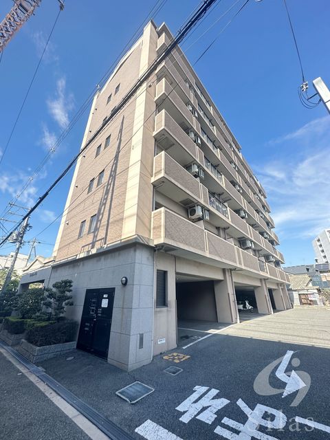 【大阪市東住吉区北田辺のマンションのエントランス】