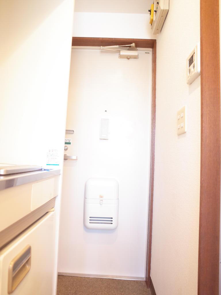 玄関　玄関ドア