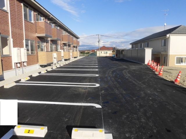 【郡山市日和田町のアパートの駐車場】