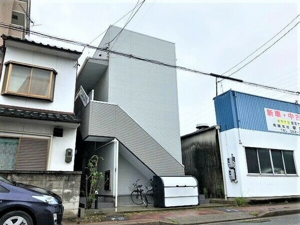 名古屋市中川区打中のアパートの建物外観