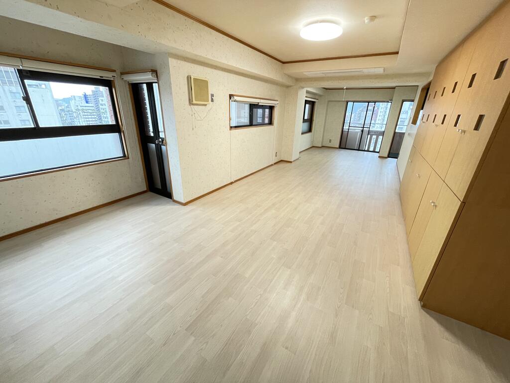 生田マンションの居間写真