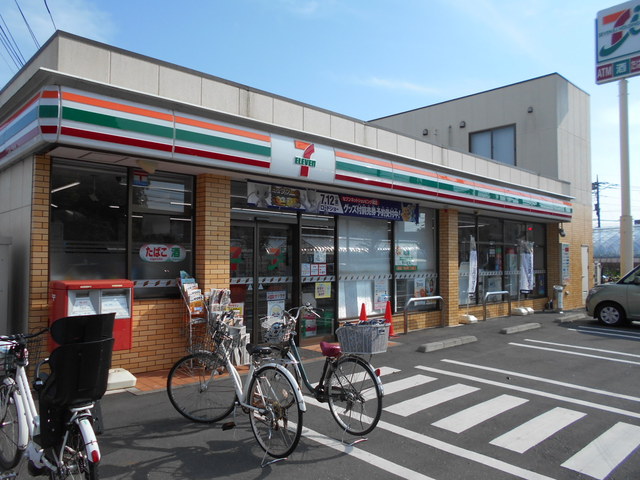 コンビニ　セブンイレブン国領店（コンビニ）まで110m