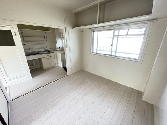 居室・リビング　※別号室の写真です