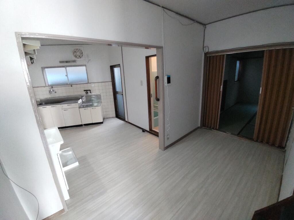 杭全6丁目戸建の居間写真