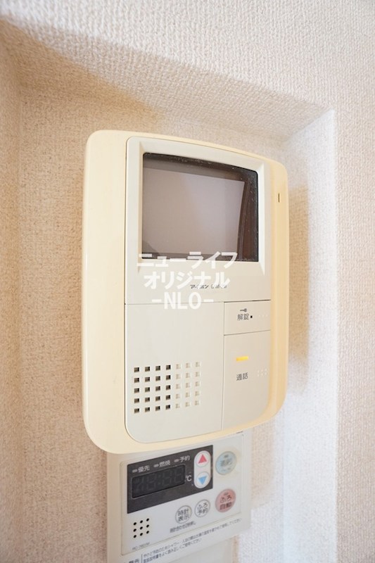 セキュリティ　突然の来訪者にも安心のTVモニター付きインターホン