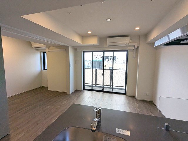 居室・リビング　角部屋、カウンターキッチン、ワイドバルコニー、LDKにエアコ