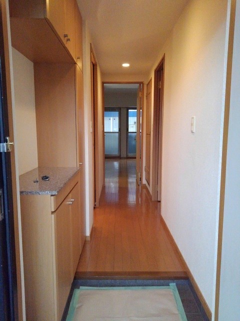 玄関　落ち着いた玄関です