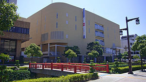 図書館　鳥取市立中央図書館（図書館）まで401m