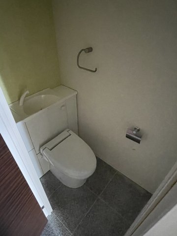 トイレ　ゆったりとした空間のトイレです