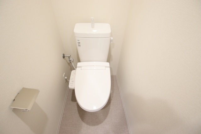 トイレ　※別室の参考写真の為、現況優先です。