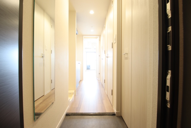 玄関　※別室の参考写真の為、現況優先です。