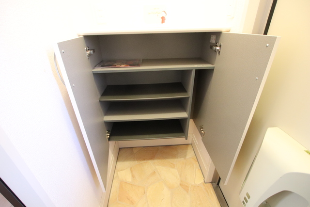 玄関　シューズボックス