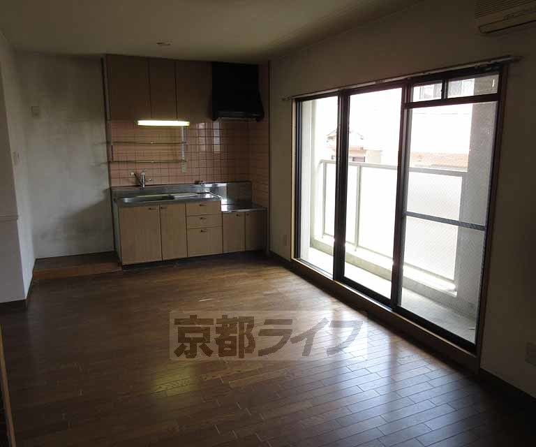 居室・リビング　広々とした日当たりの良いお部屋です！