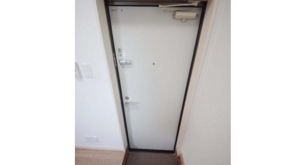 玄関　※別部屋参考写真