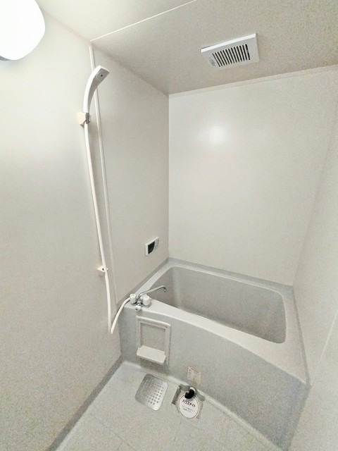 バス・シャワールーム　★★お風呂は嬉しい追焚機能付きです♪★★